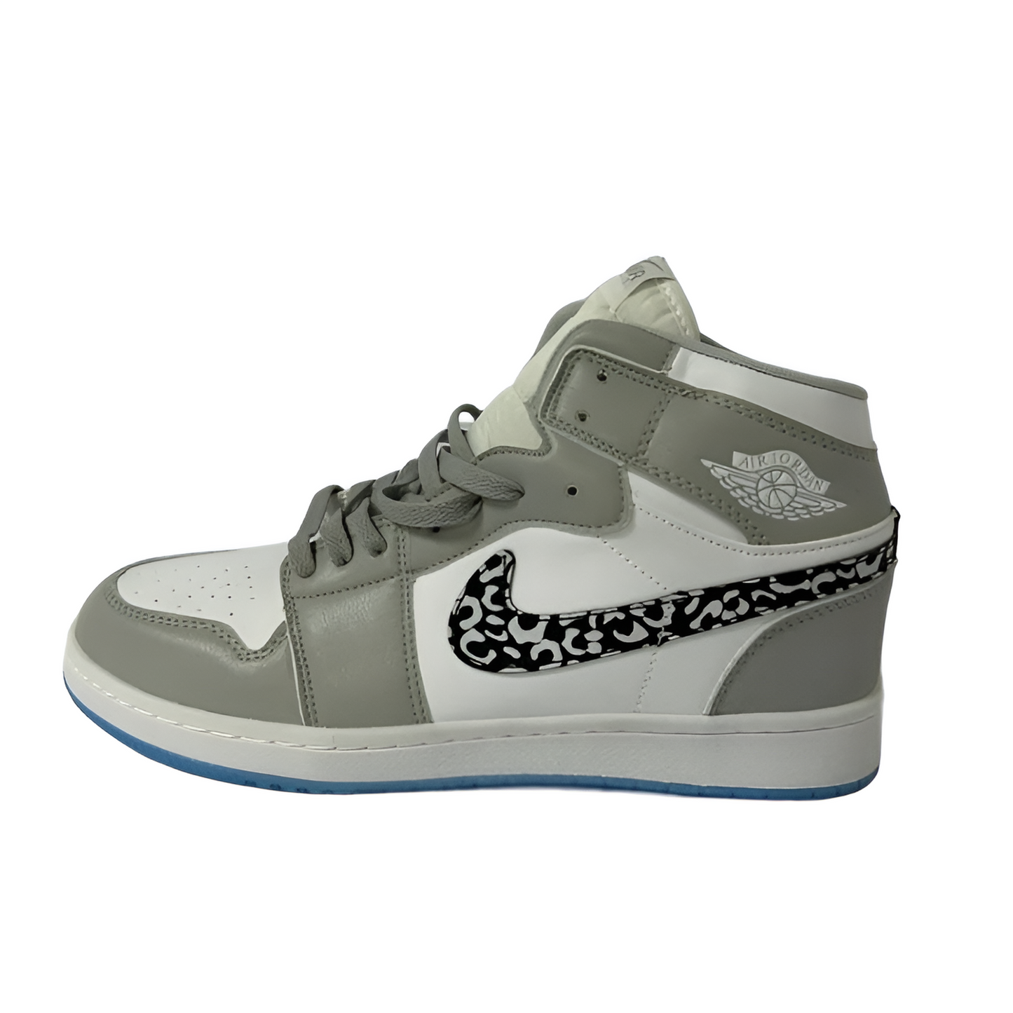AIR JORDAN 1 HIGH - Reverse Cement.