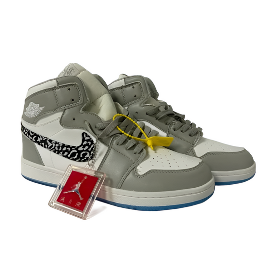 AIR JORDAN 1 HIGH - Reverse Cement.