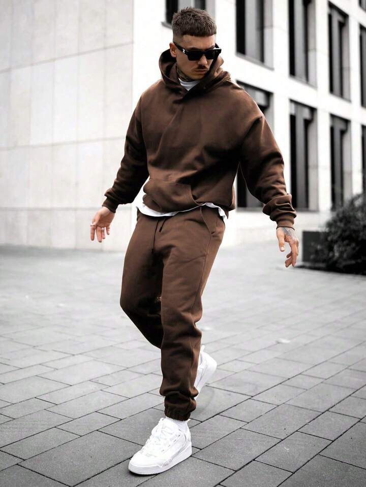 Men’s Hooded Pullover Tracksuit.