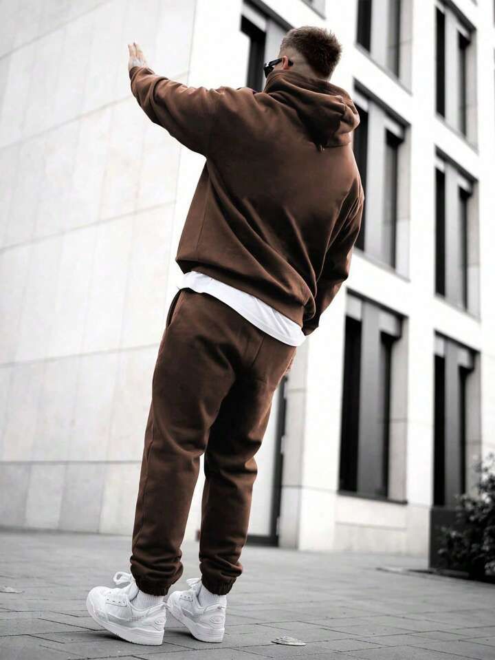 Men’s Hooded Pullover Tracksuit.