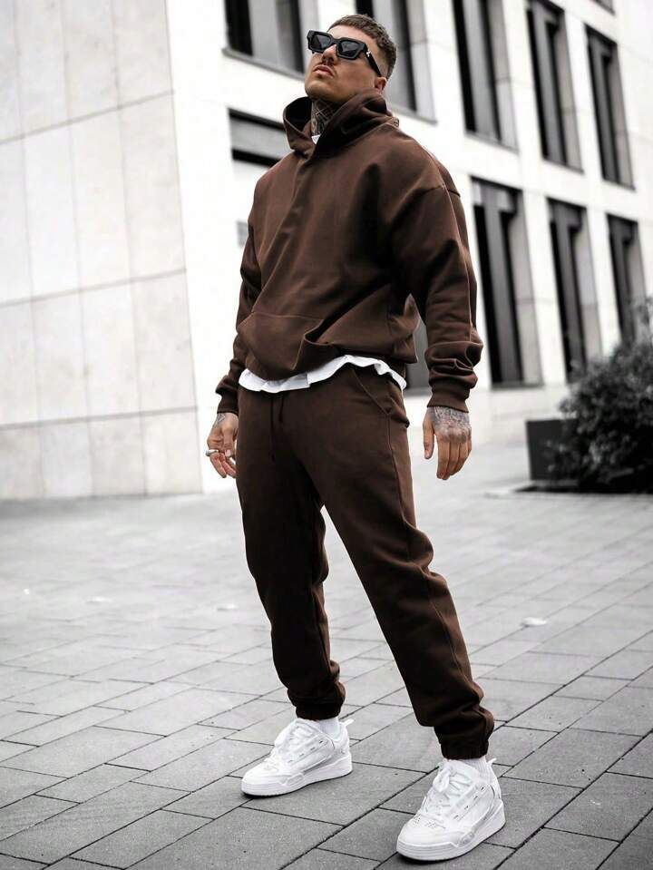 Men’s Hooded Pullover Tracksuit.