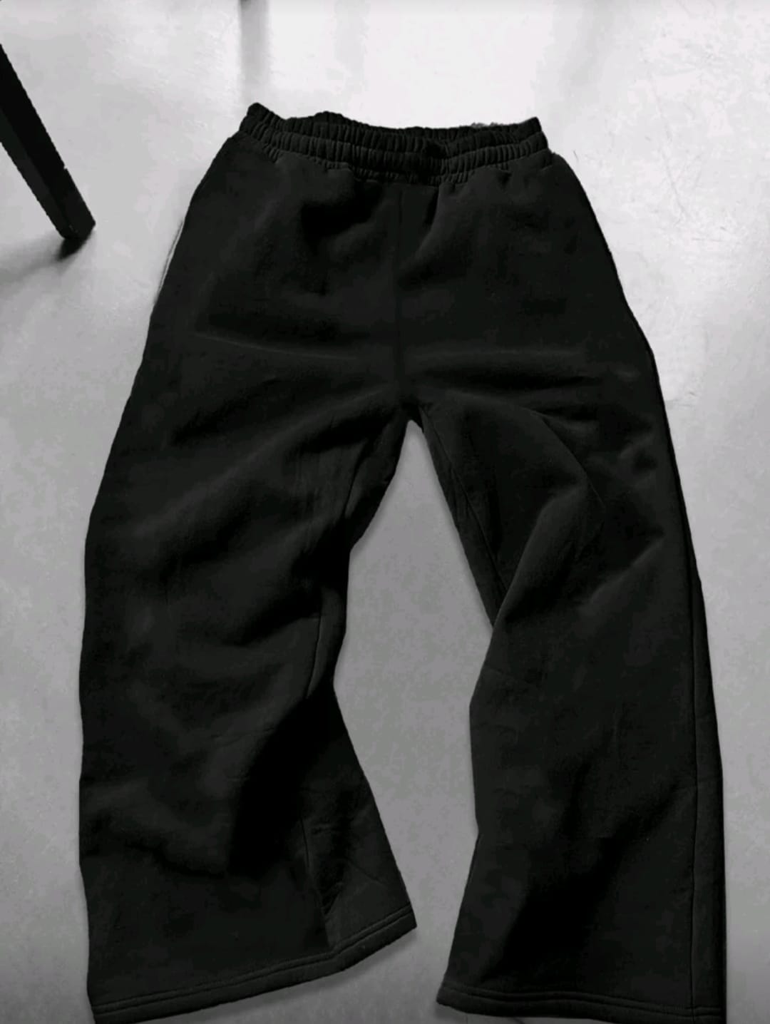 Men's Letter Abstract Print Drawstring Waist Slant Pocket Sweatpants.